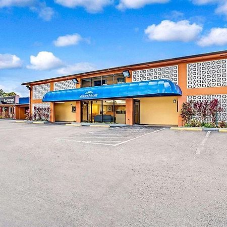 Airport Inn Тампа Екстериор снимка