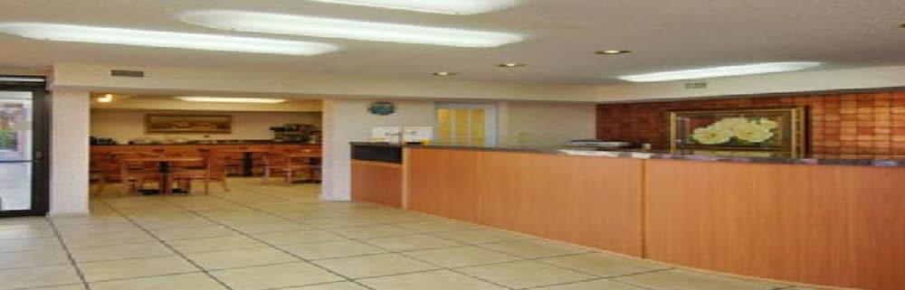 Airport Inn Тампа Екстериор снимка