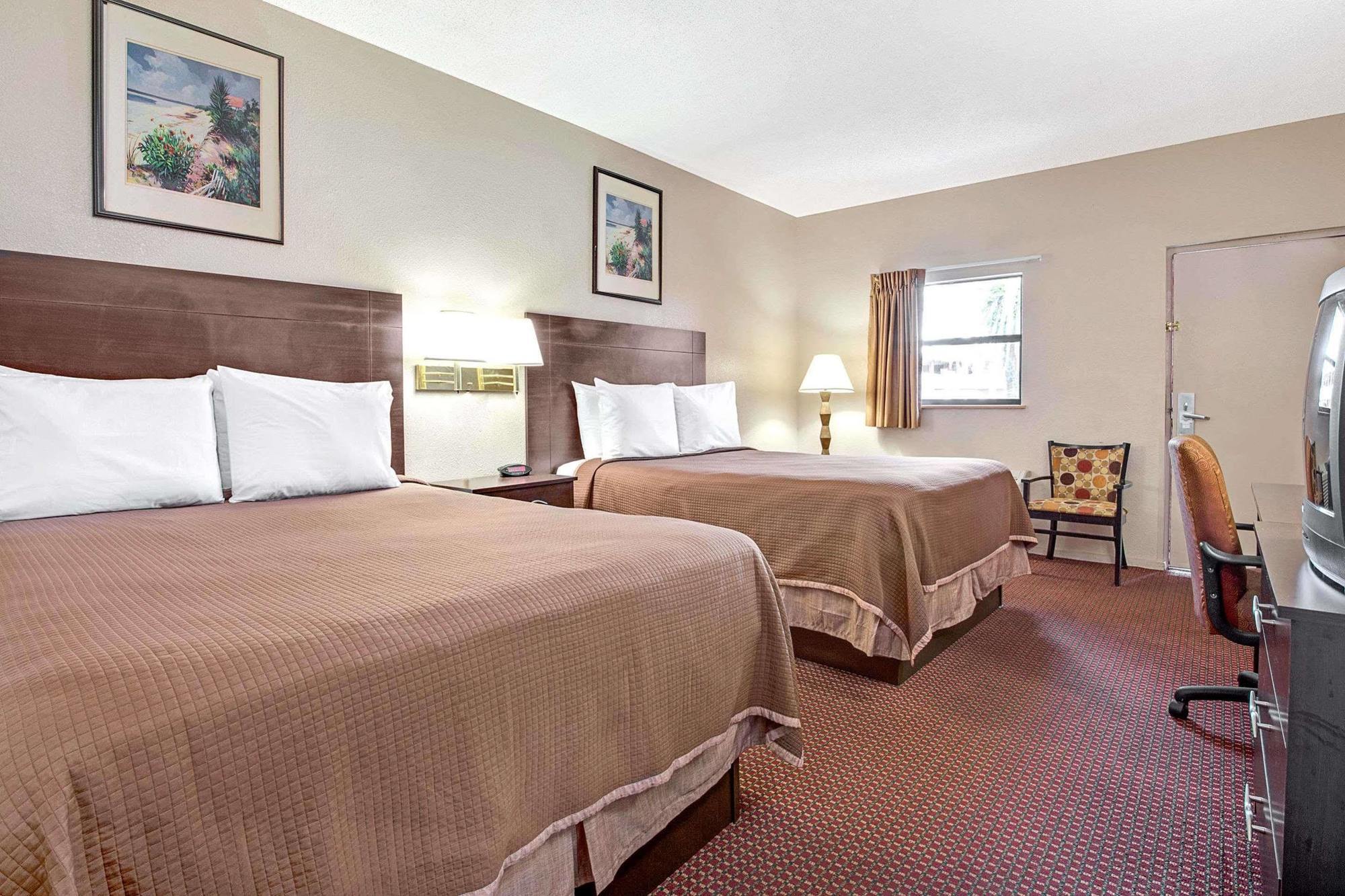Airport Inn Тампа Екстериор снимка