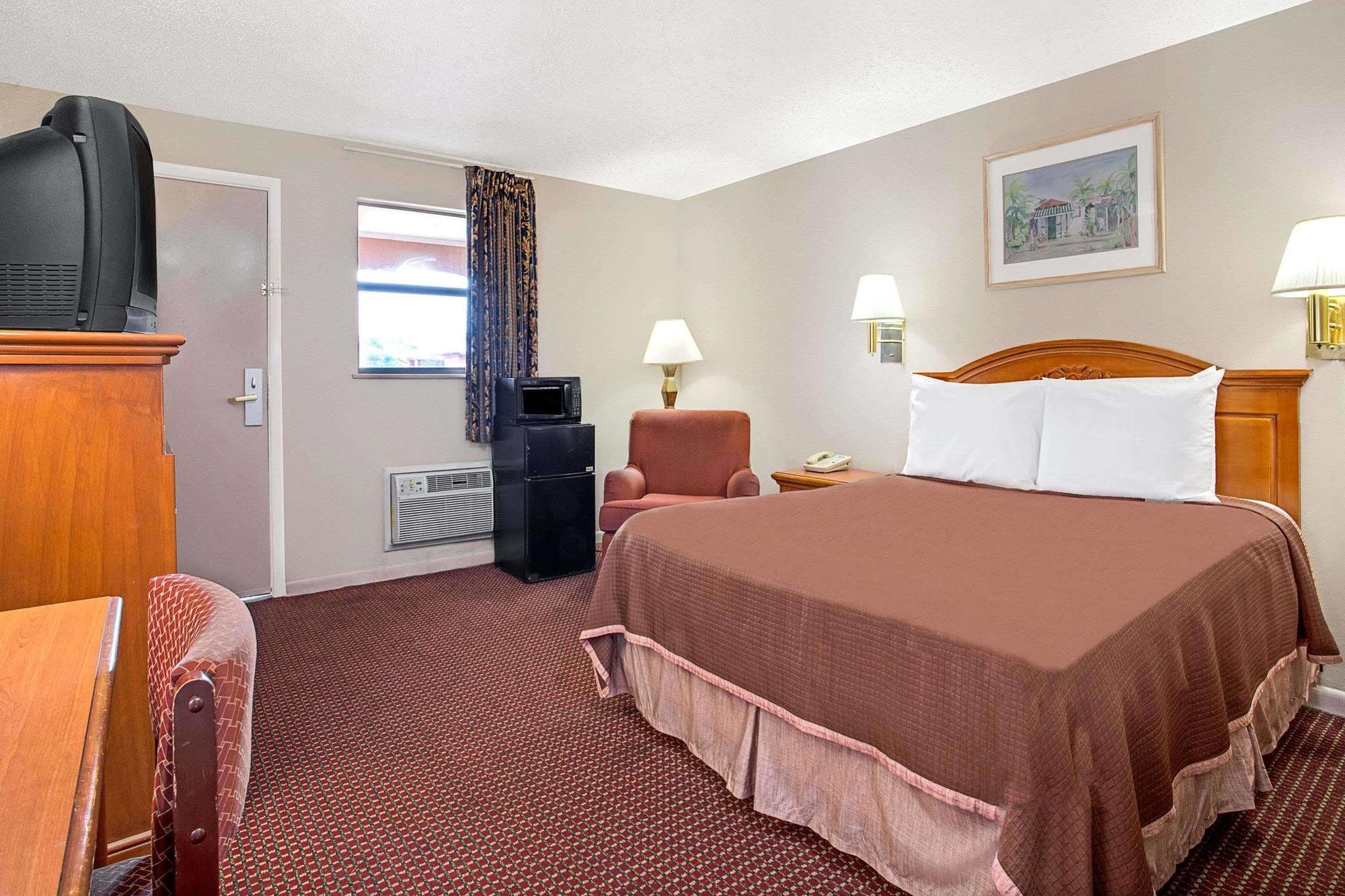 Airport Inn Тампа Екстериор снимка