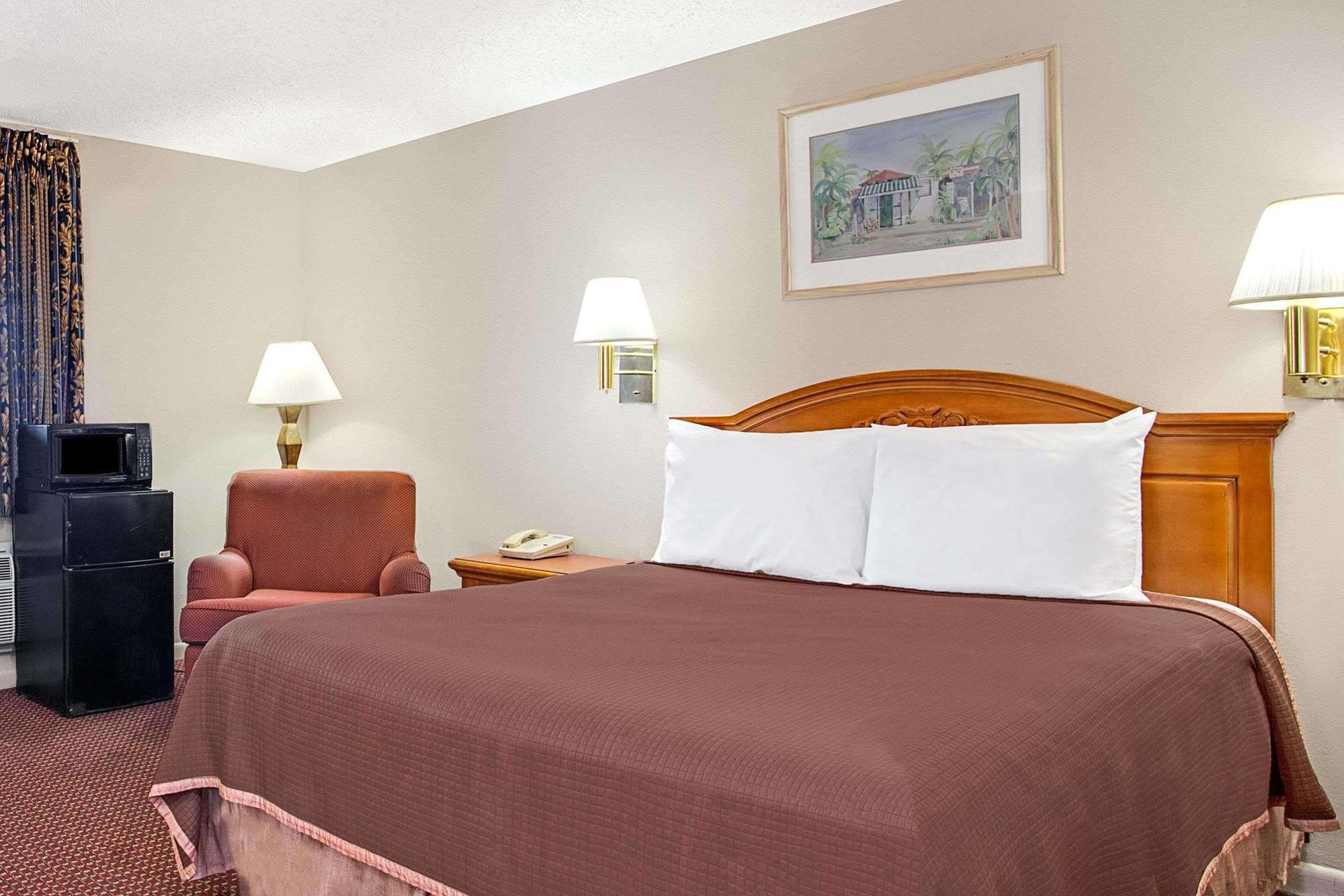 Airport Inn Тампа Екстериор снимка