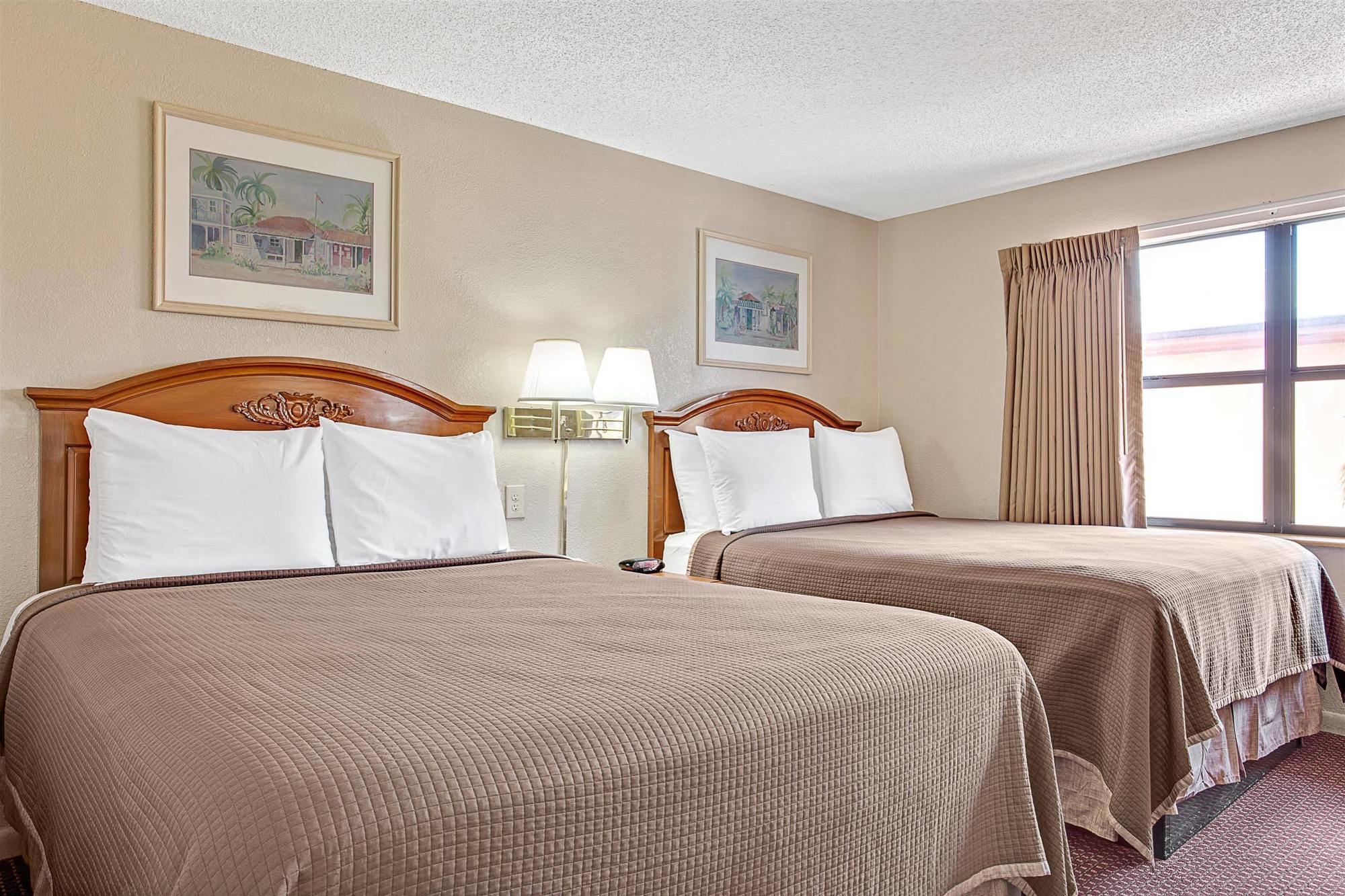 Airport Inn Тампа Екстериор снимка